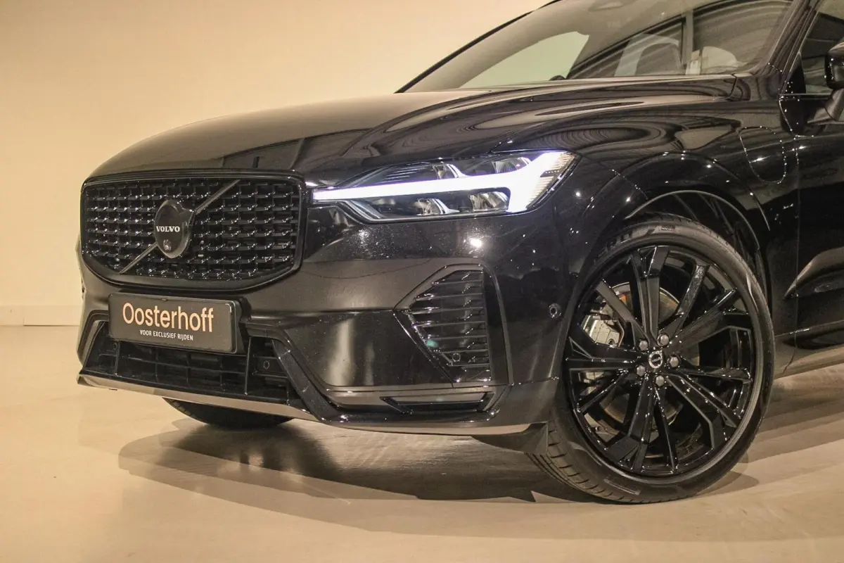 2.0 T8 hybrid Black Edition PANO | LUCHTV | B&W