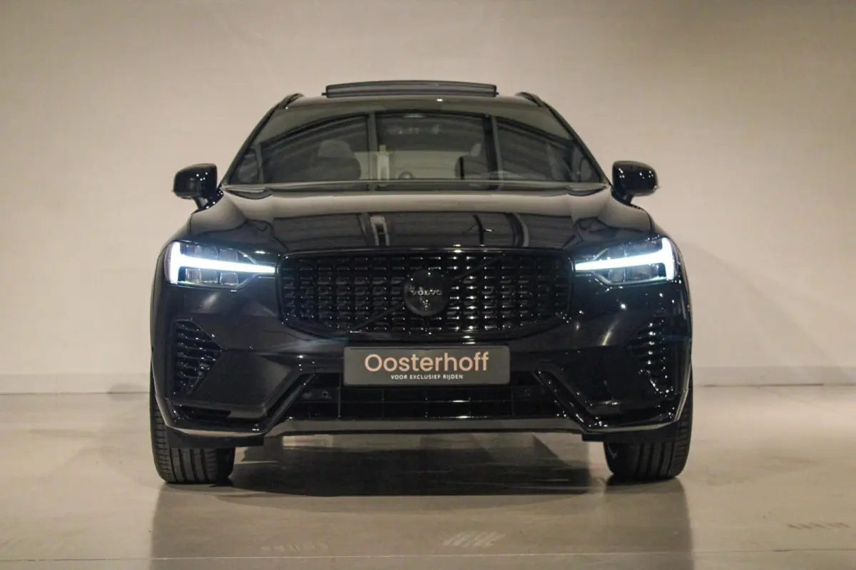 2.0 T8 hybrid Black Edition PANO | LUCHTV | B&W