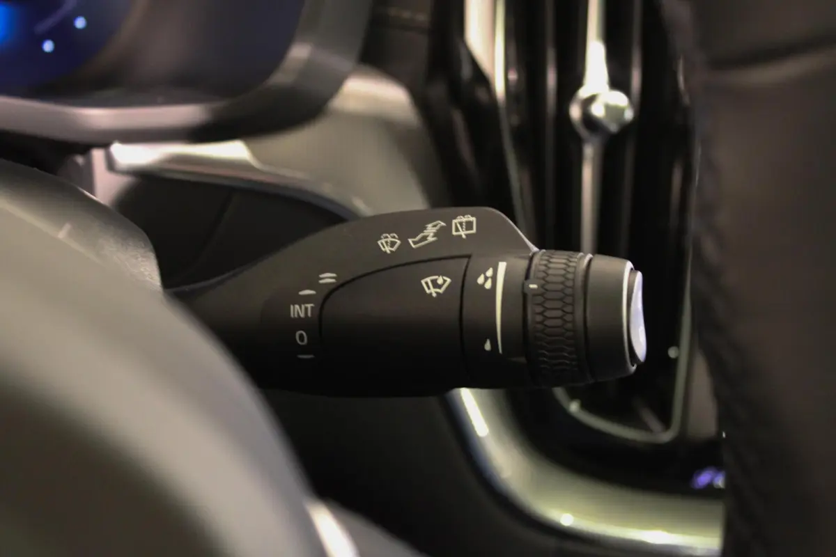 2.0 T8 hybrid Black Edition PANO | LUCHTV | B&W