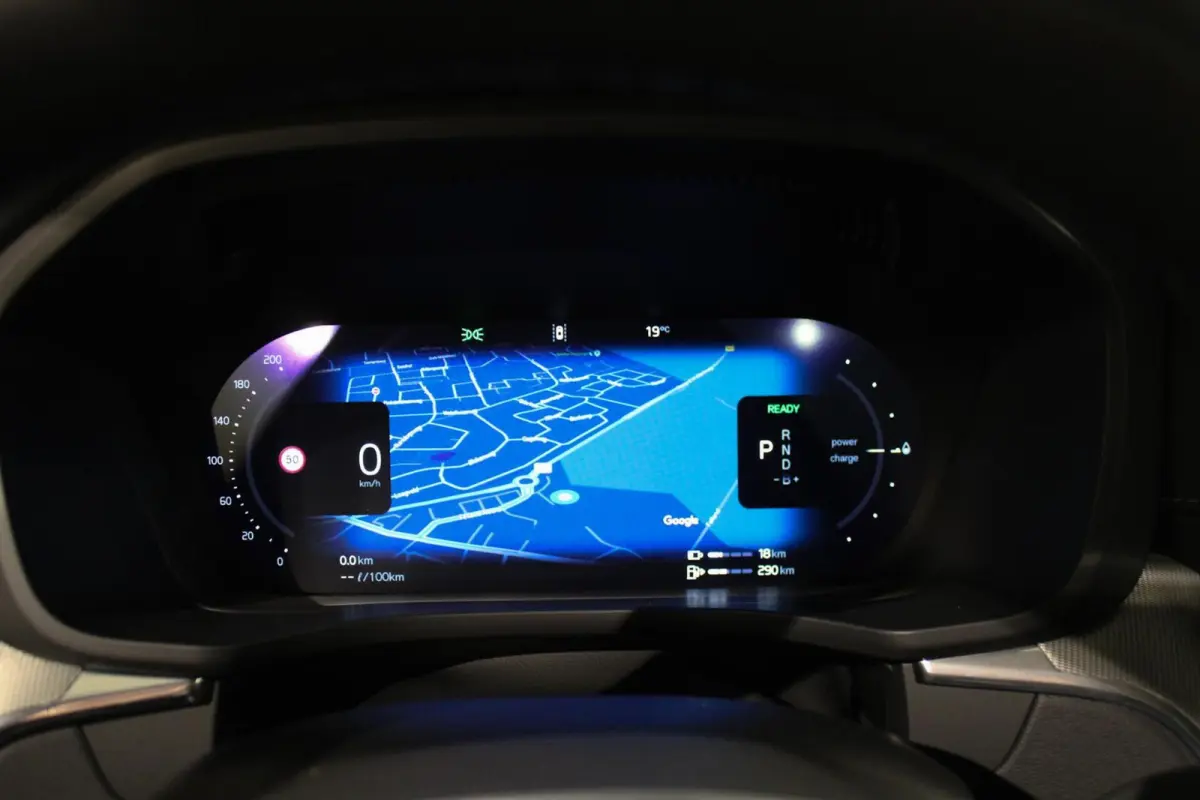 2.0 T8 hybrid Black Edition PANO | LUCHTV | B&W