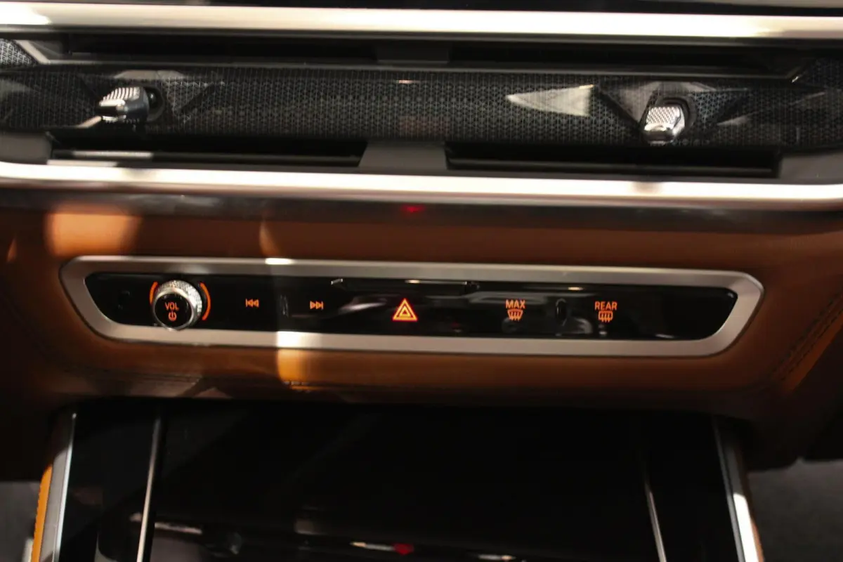 xDrive50e M-sport PANO | SKYL | MASSAGE | INDIVIDUAL