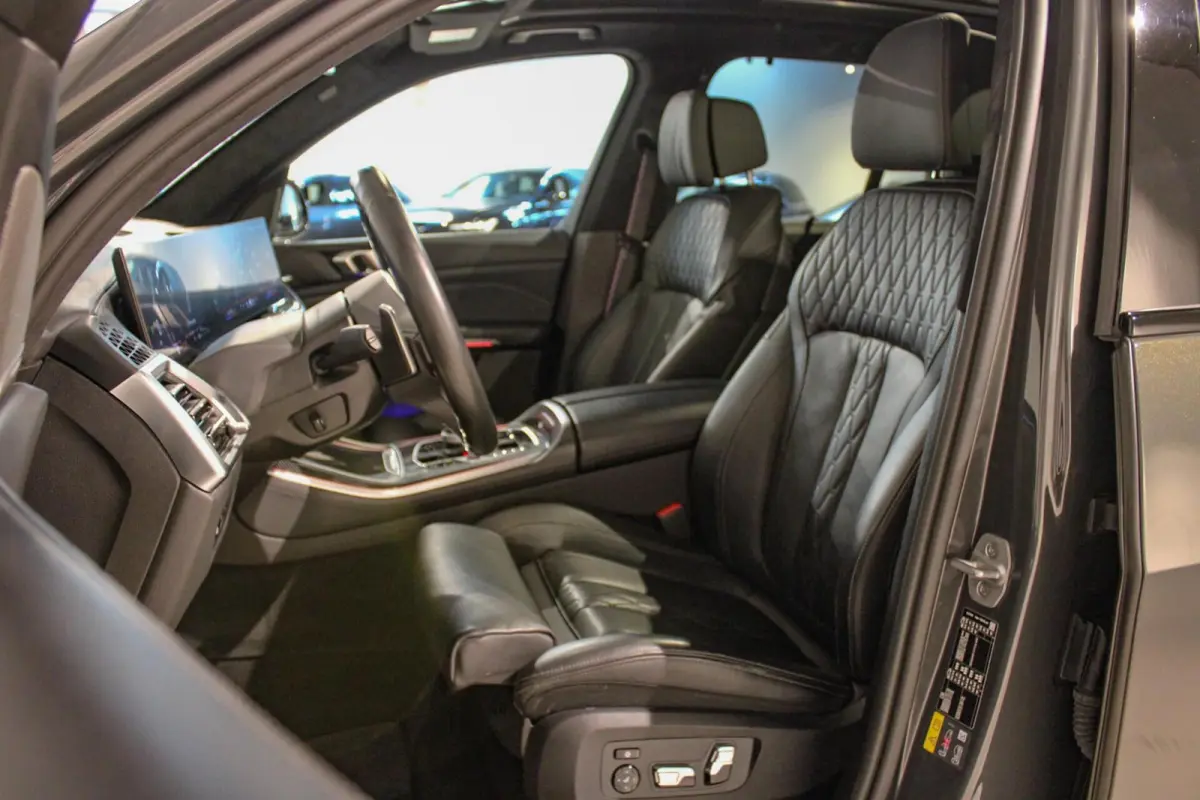 xDrive50e M-sport Pro PANO | SKYLOUNGE | DRAVIT