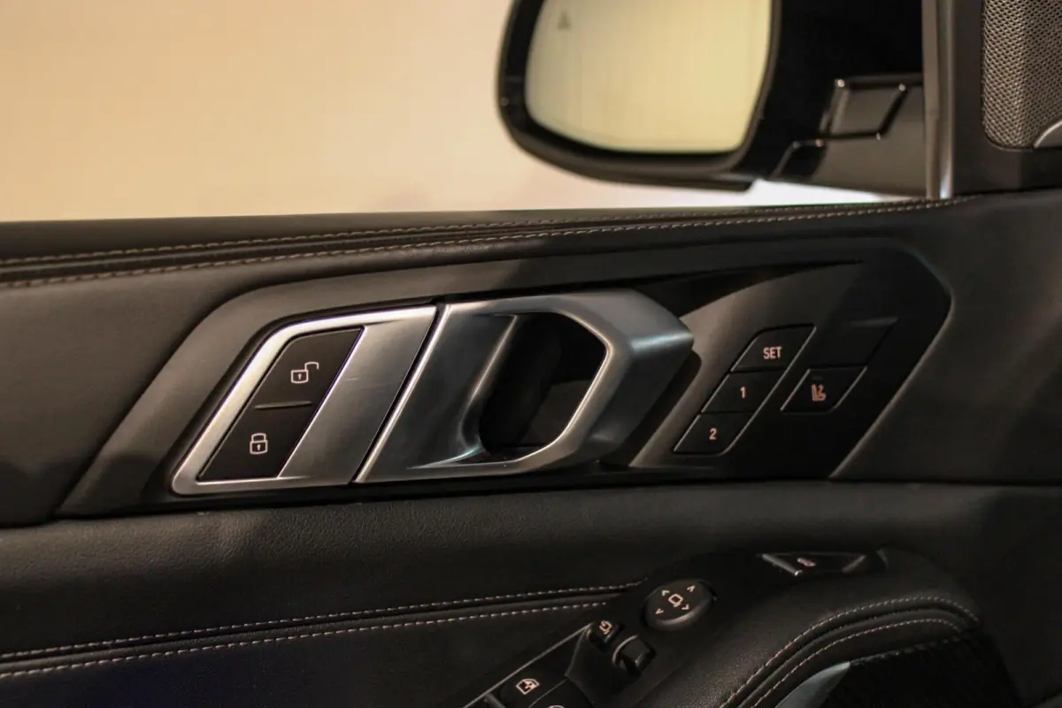 xDrive50e M-sport Pro PANO | SKYLOUNGE | DRAVIT