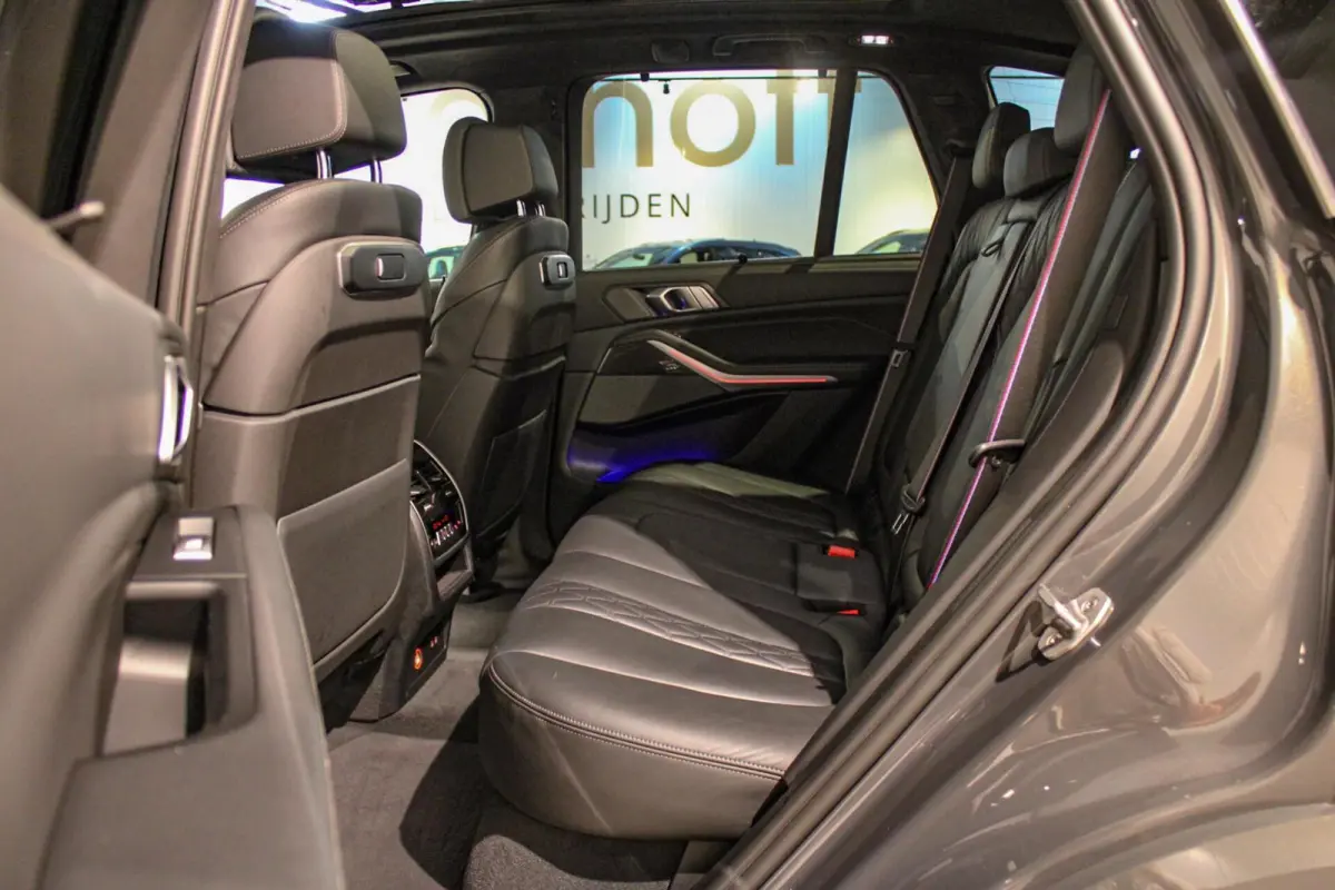 xDrive50e M-sport Pro PANO | SKYLOUNGE | DRAVIT