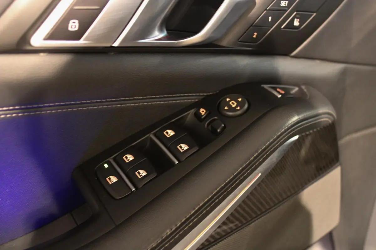 xDrive50e M-sport Pro PANO | SKYLOUNGE | DRAVIT