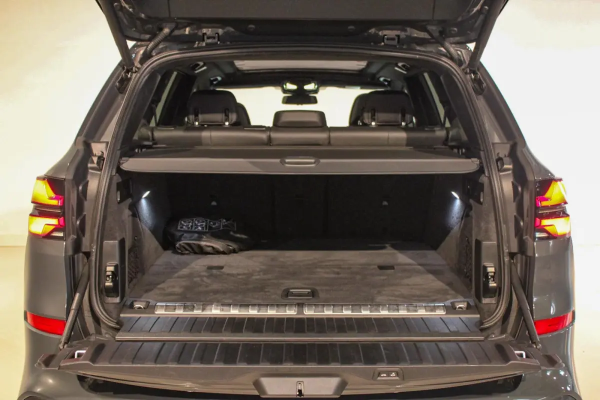 xDrive50e M-sport Pro PANO | SKYLOUNGE | DRAVIT