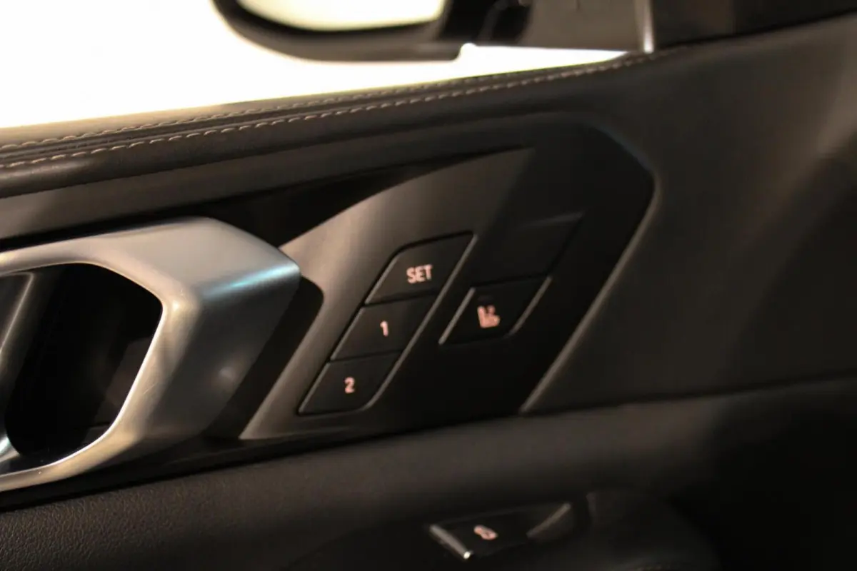 xDrive50e M-sport Pro PANO | SKYLOUNGE | DRAVIT
