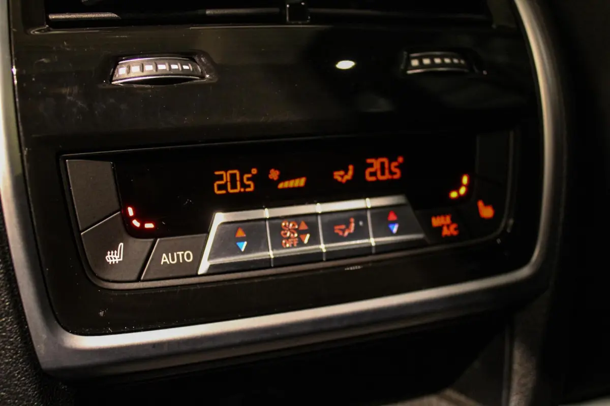 xDrive50e M-sport Pro PANO | SKYLOUNGE | DRAVIT