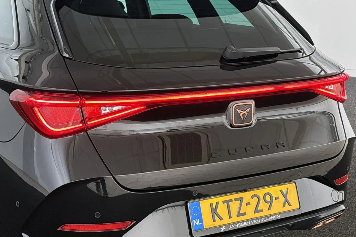 1.4 e-Hybrid Business Trekhaak Stuur-Stoelverwarming Memory