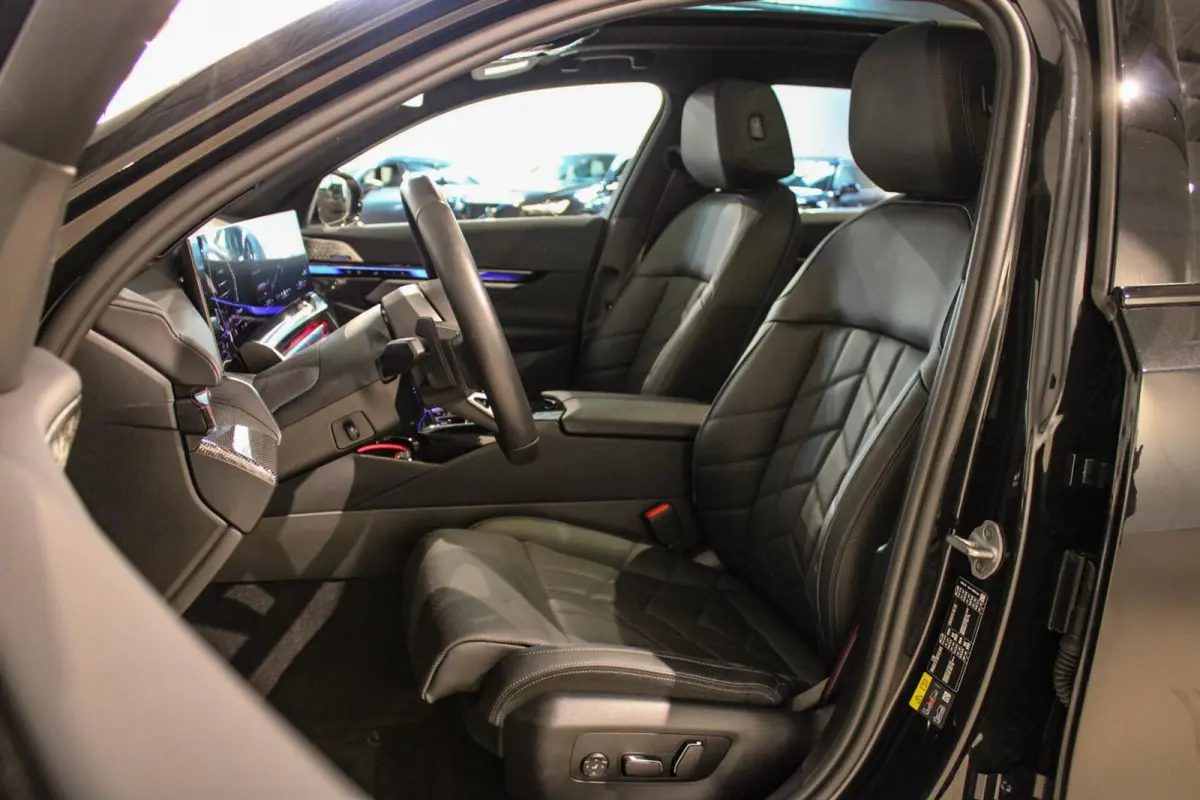 550e xDrive M-sport Pro PANO | B&W
