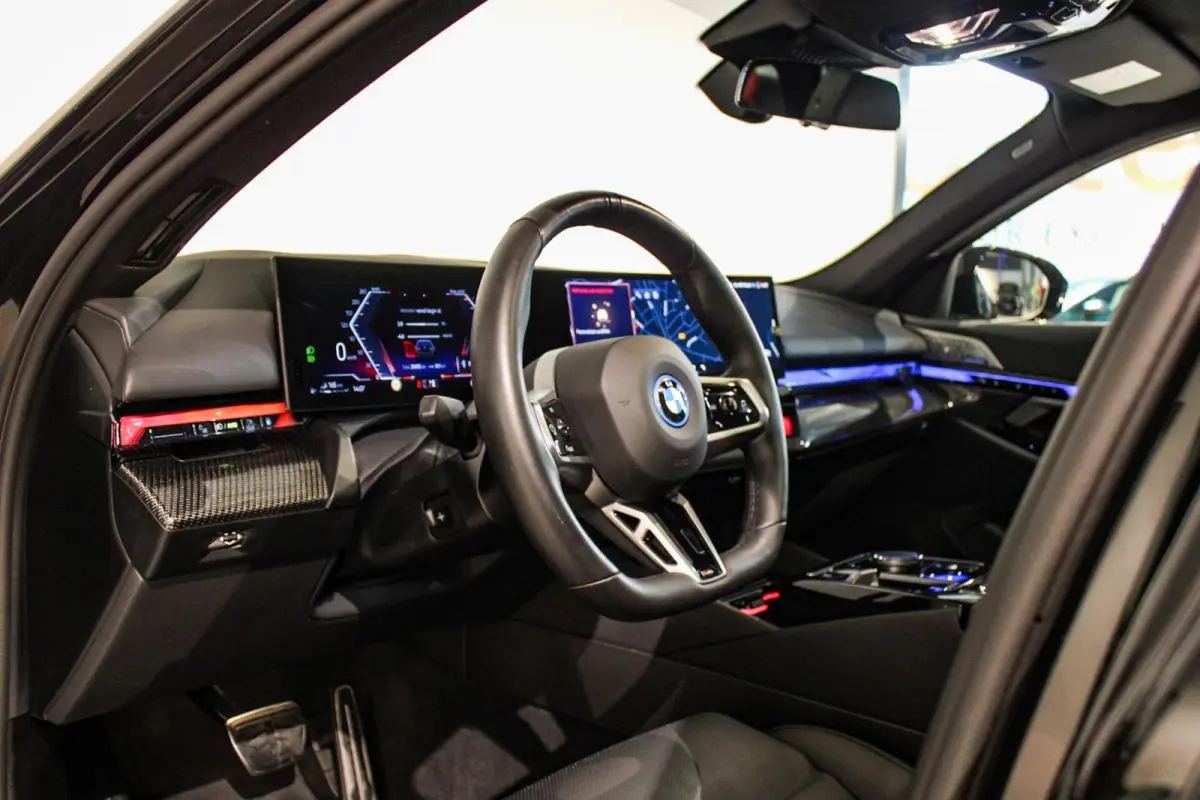 550e xDrive M-sport Pro PANO | B&W