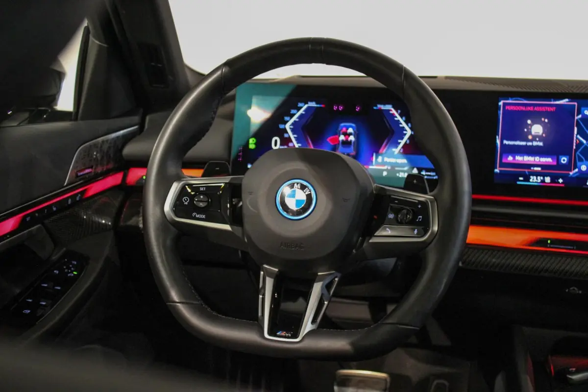 550e xDrive M-sport Pro PANO | B&W
