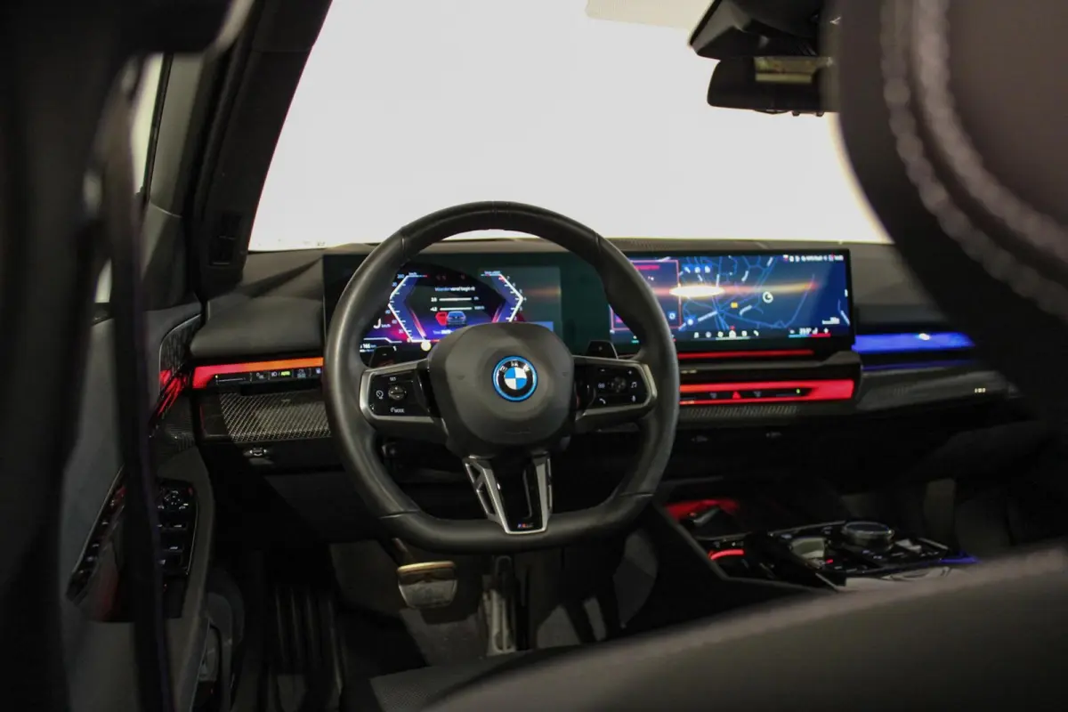 550e xDrive M-sport Pro PANO | B&W