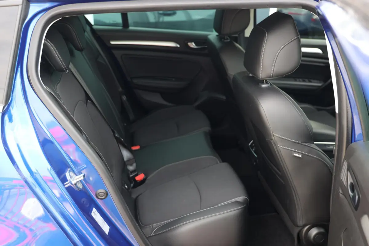Estate 1.6 Plug-In Hybrid 160 Intens|Camera|HUD|Keyless|Dodehoek assistentie