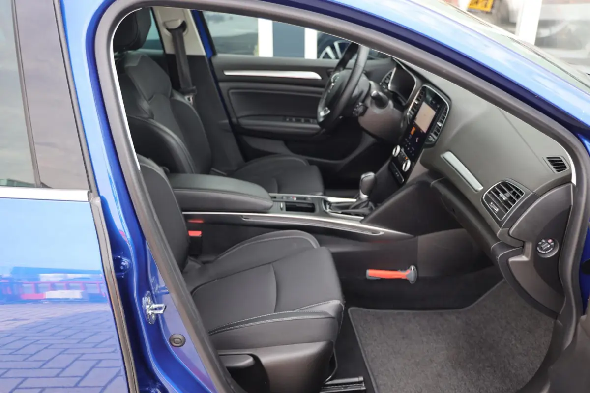 Estate 1.6 Plug-In Hybrid 160 Intens|Camera|HUD|Keyless|Dodehoek assistentie