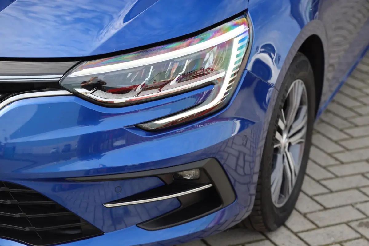 Estate 1.6 Plug-In Hybrid 160 Intens|Camera|HUD|Keyless|Dodehoek assistentie
