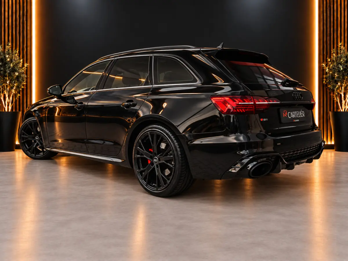 2.0 TFSI S-Line | Pano | Ambient | Digital Dash | Camera | Leder - Alcatara | Carplay - Android Auto | RS Diffuser | Adaptive Cruise | Lane Assist | Matrix Led | Dodehoek Detectie