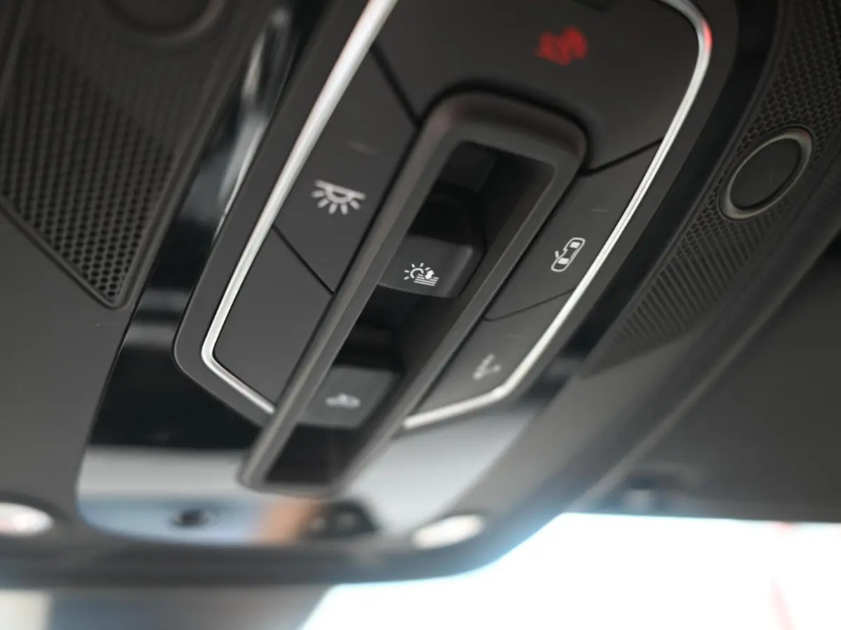 2.0 TFSI S-Line | Pano | Ambient | Digital Dash | Camera | Leder - Alcatara | Carplay - Android Auto | RS Diffuser | Adaptive Cruise | Lane Assist | Matrix Led | Dodehoek Detectie