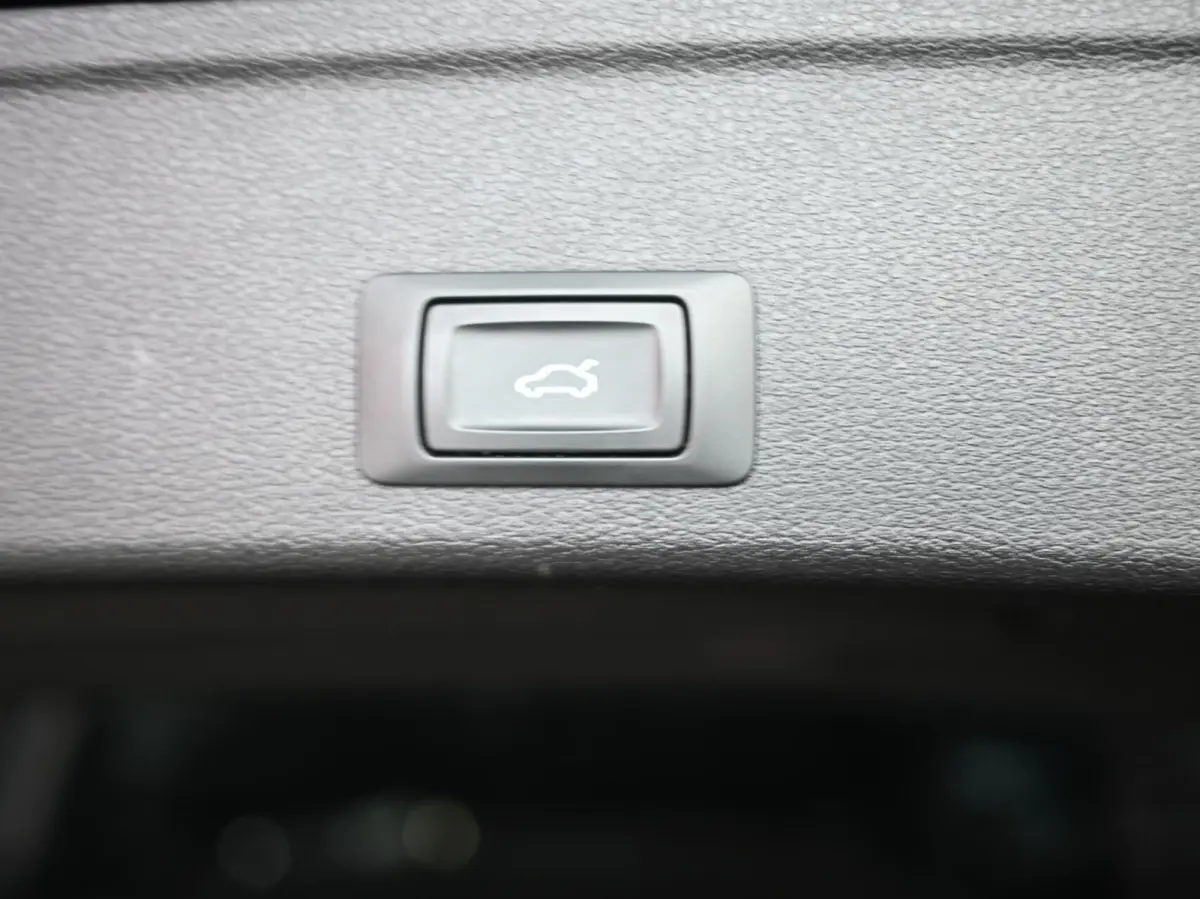 2.0 TFSI S-Line | Pano | Ambient | Digital Dash | Camera | Leder - Alcatara | Carplay - Android Auto | RS Diffuser | Adaptive Cruise | Lane Assist | Matrix Led | Dodehoek Detectie