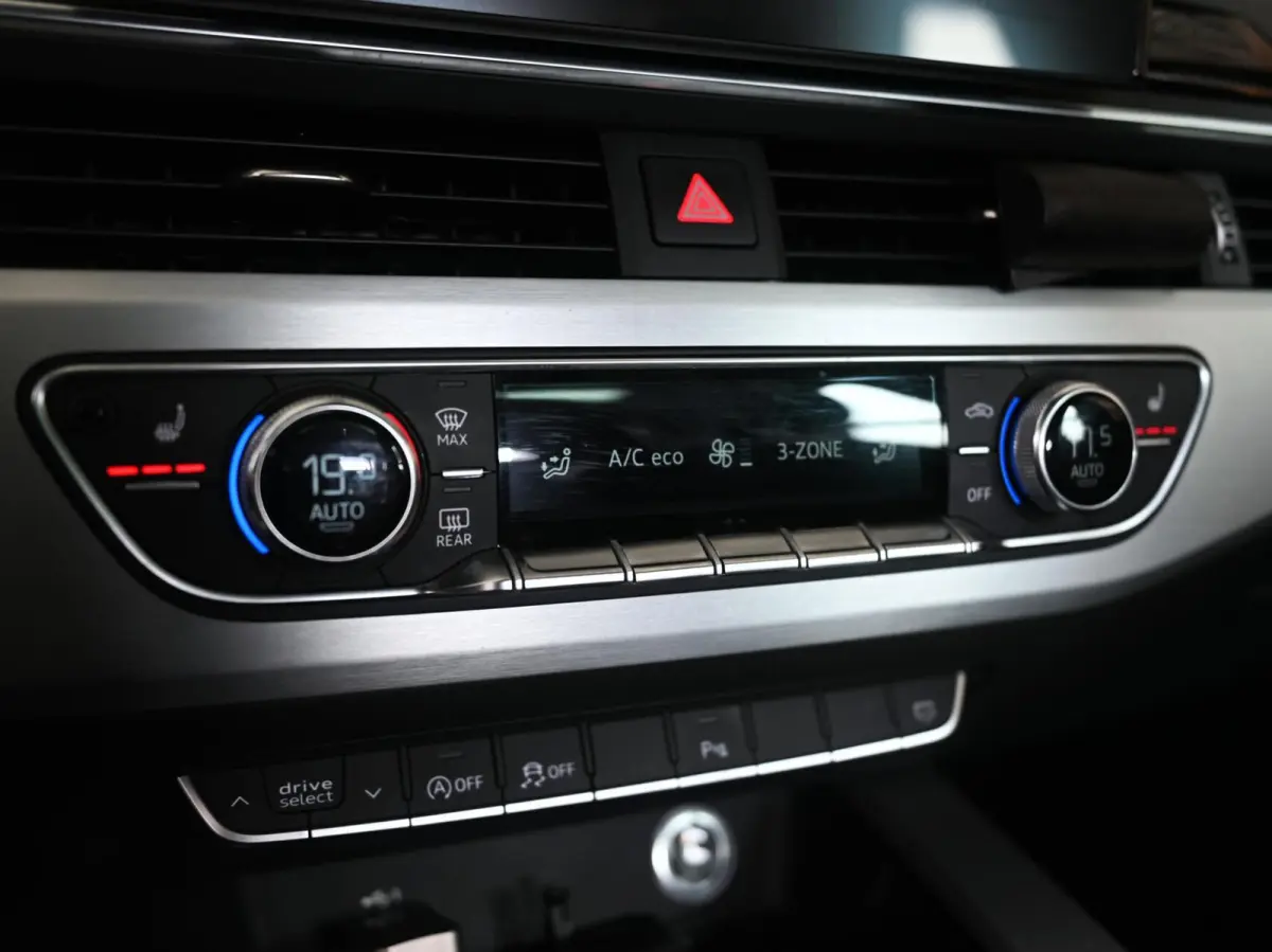 2.0 TFSI S-Line | Pano | Ambient | Digital Dash | Camera | Leder - Alcatara | Carplay - Android Auto | RS Diffuser | Adaptive Cruise | Lane Assist | Matrix Led | Dodehoek Detectie