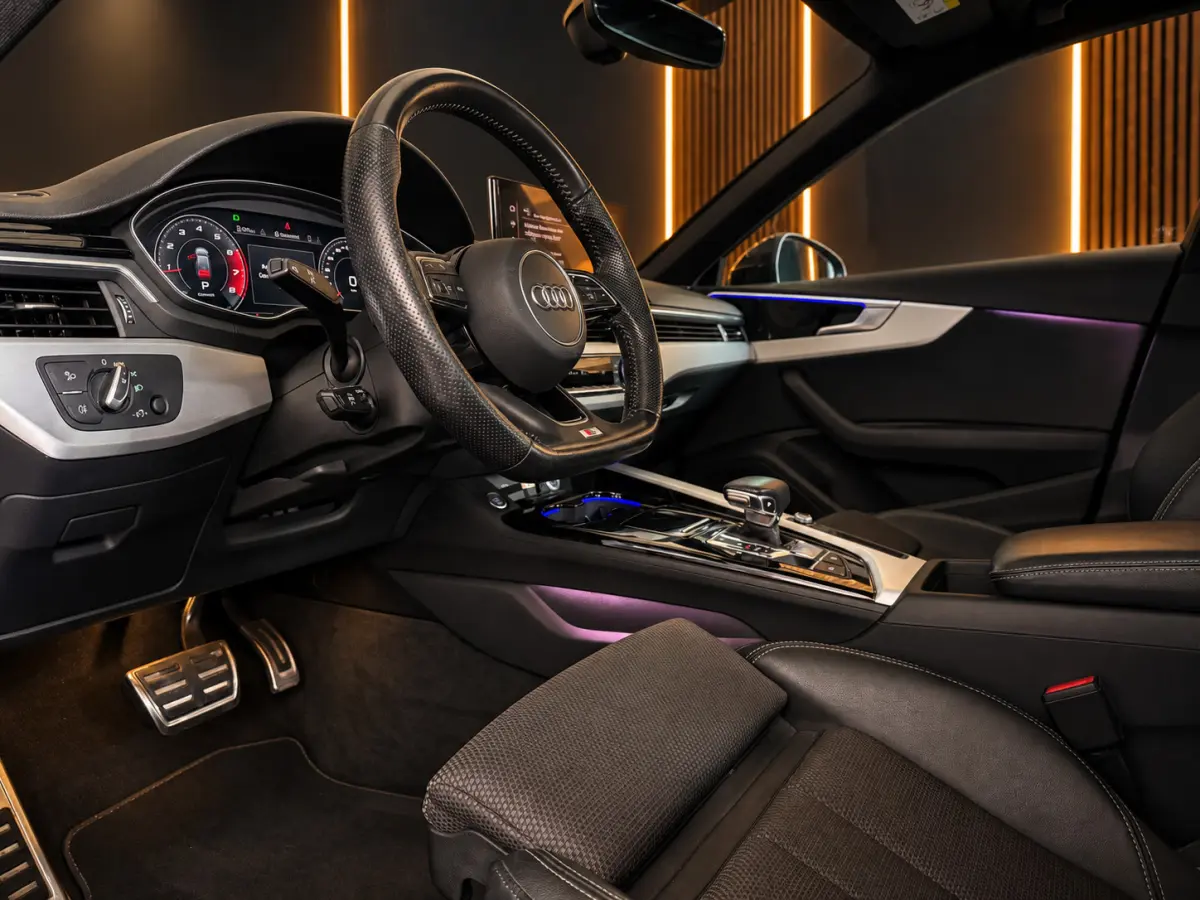 2.0 TFSI S-Line | Pano | Ambient | Digital Dash | Camera | Leder - Alcatara | Carplay - Android Auto | RS Diffuser | Adaptive Cruise | Lane Assist | Matrix Led | Dodehoek Detectie