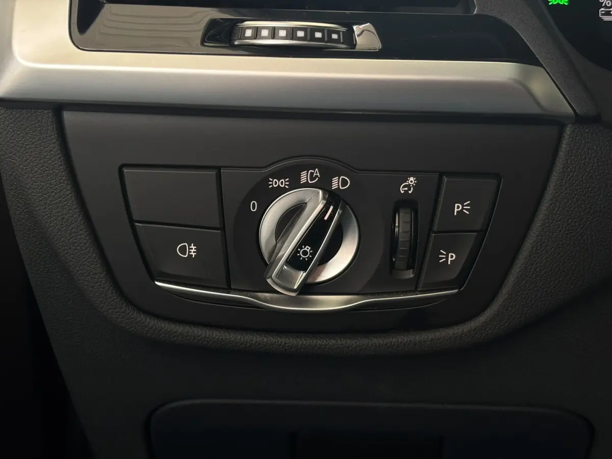 High Executive 80 kWh M-pakket (NL-auto, Dealer OnderH, Panoramadak, Navi Pro, 360 Camera, Leder, Auto Pilot, StoelV, Etc)