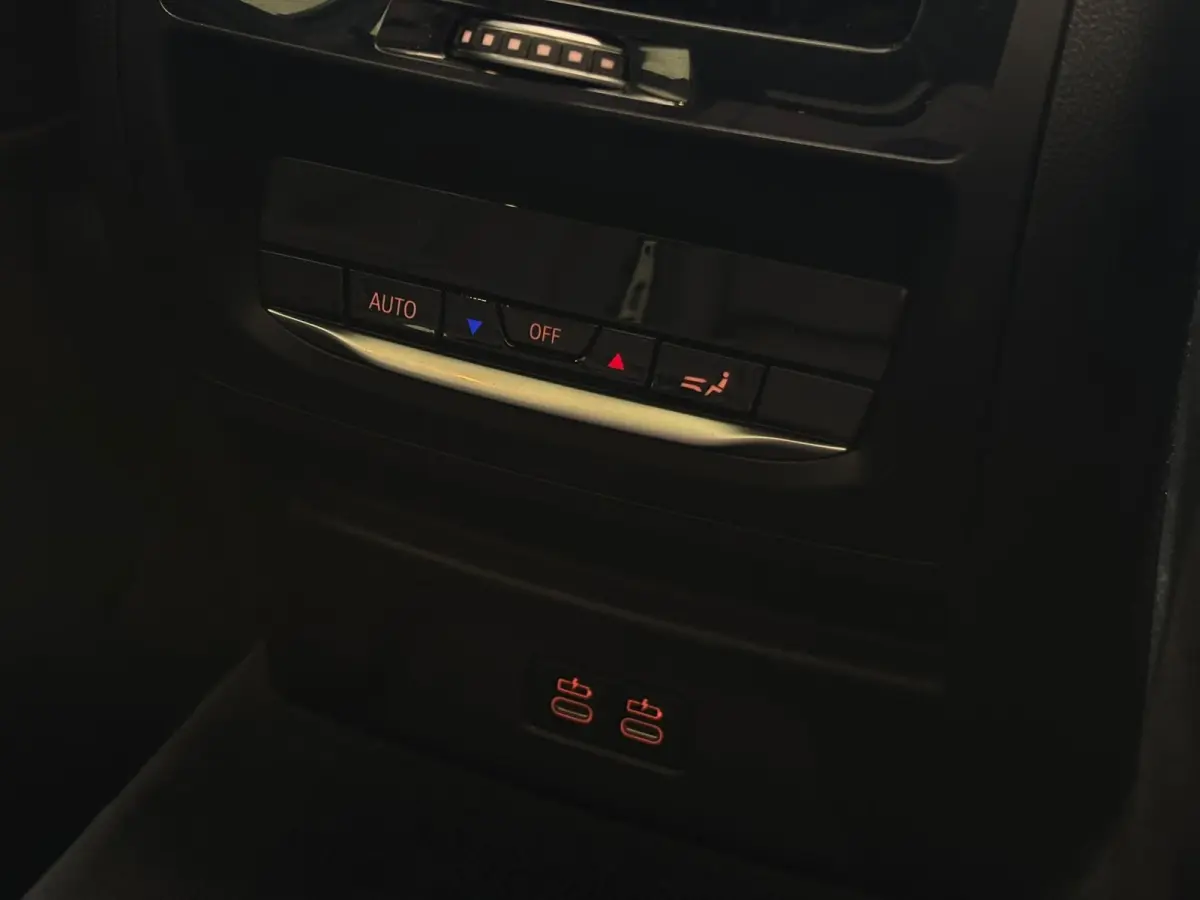 High Executive 80 kWh M-pakket (NL-auto, Dealer OnderH, Panoramadak, Navi Pro, 360 Camera, Leder, Auto Pilot, StoelV, Etc)