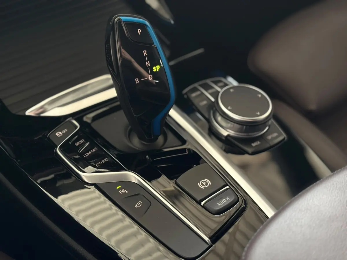 High Executive 80 kWh M-pakket (NL-auto, Dealer OnderH, Panoramadak, Navi Pro, 360 Camera, Leder, Auto Pilot, StoelV, Etc)