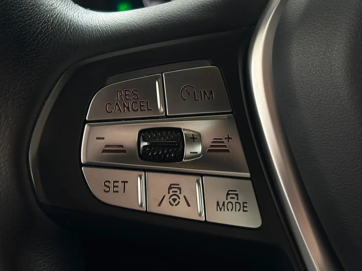 High Executive 80 kWh M-pakket (NL-auto, Dealer OnderH, Panoramadak, Navi Pro, 360 Camera, Leder, Auto Pilot, StoelV, Etc)