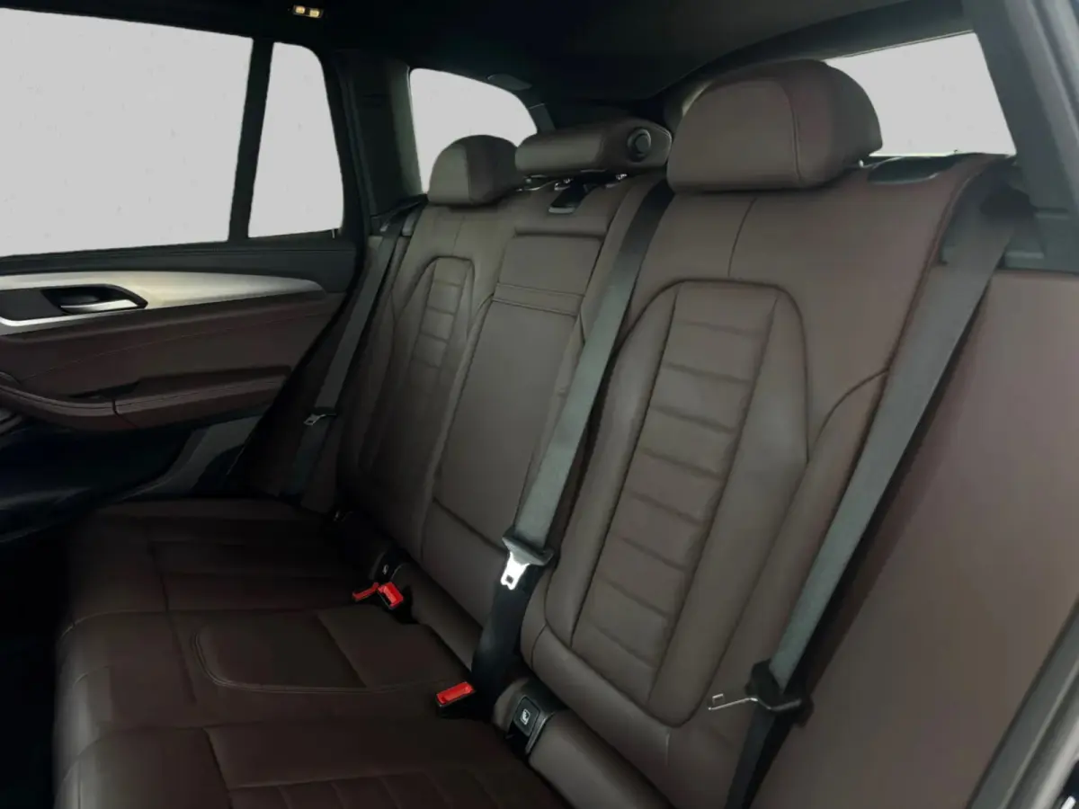 High Executive 80 kWh M-pakket (NL-auto, Dealer OnderH, Panoramadak, Navi Pro, 360 Camera, Leder, Auto Pilot, StoelV, Etc)