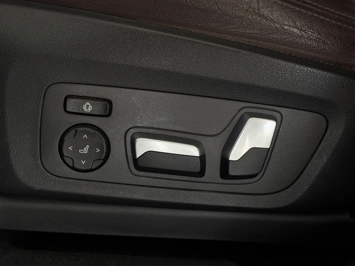 High Executive 80 kWh M-pakket (NL-auto, Dealer OnderH, Panoramadak, Navi Pro, 360 Camera, Leder, Auto Pilot, StoelV, Etc)