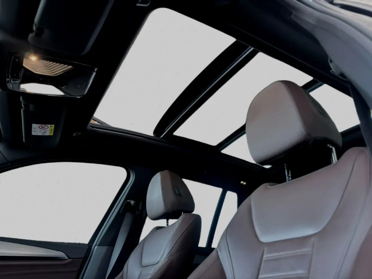 High Executive 80 kWh M-pakket (NL-auto, Dealer OnderH, Panoramadak, Navi Pro, 360 Camera, Leder, Auto Pilot, StoelV, Etc)
