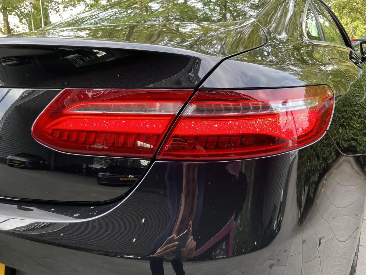 200 Business | WORDT VERWACHT | APPLE CARPLAY | ANDROID AUTO | ACHTERUITRIJCAMERA | LEDER | STOELVERWARMING | SFEERVERLICHTING | DYNAMIC SELECT | PARK ASSIST | NAVIGATIE | CRUISE CONTROL | V