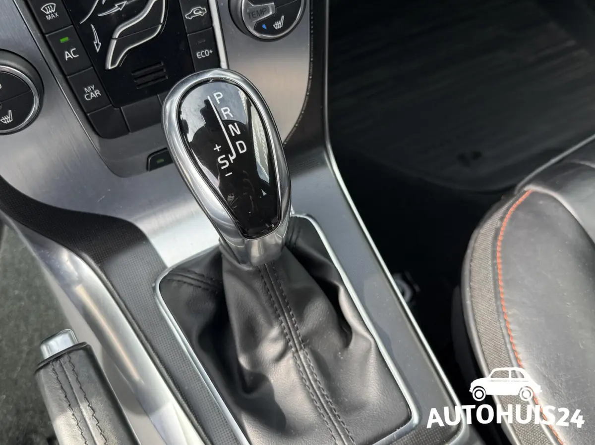 1.5 T3 Ocean Race AUTOMAAT XENON|NAVI|LEDER|17"