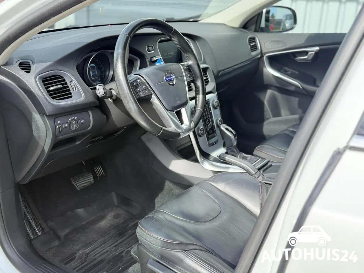 1.5 T3 Ocean Race AUTOMAAT XENON|NAVI|LEDER|17"