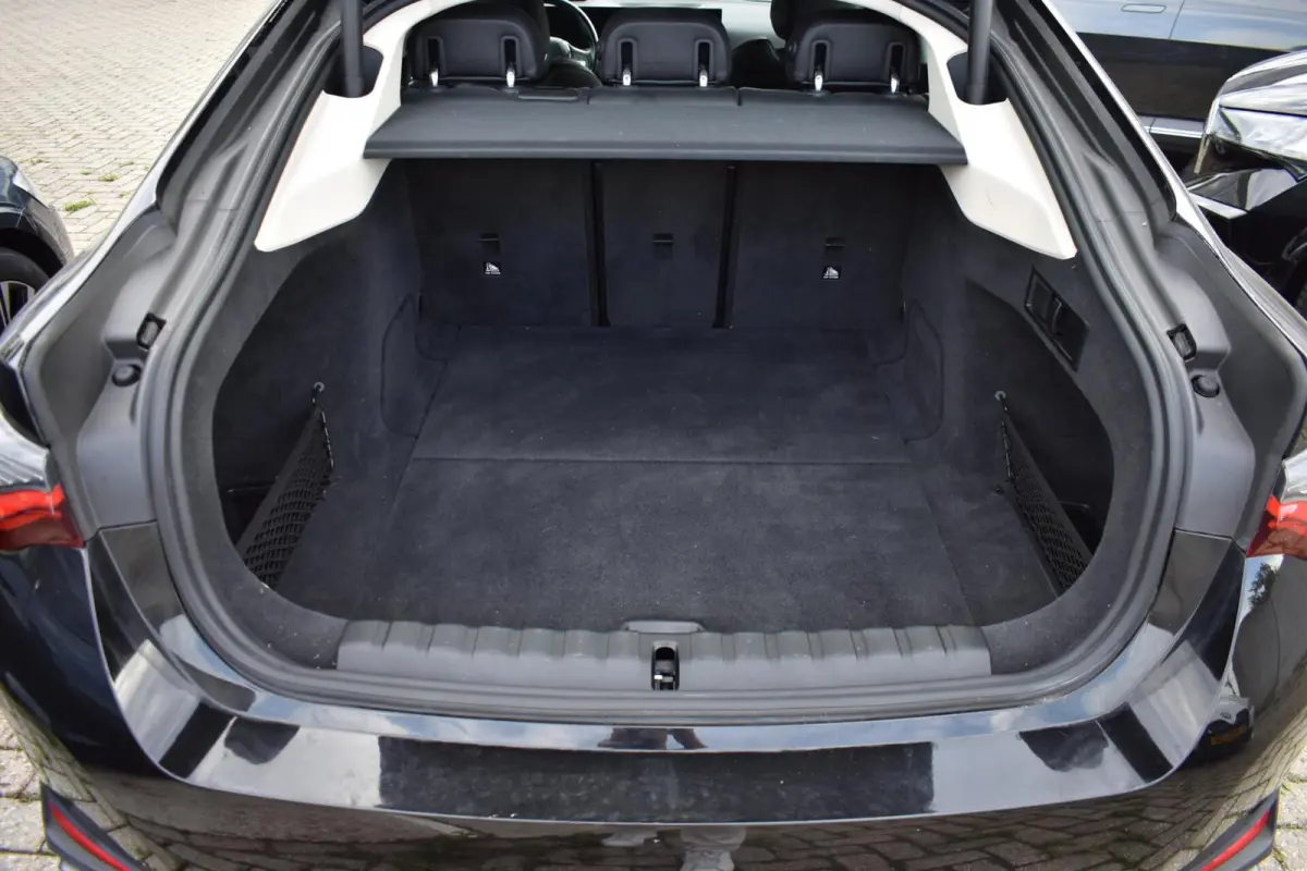 eDrive40 High Executive 84 kWh | Head-Up | Leder | Camera |