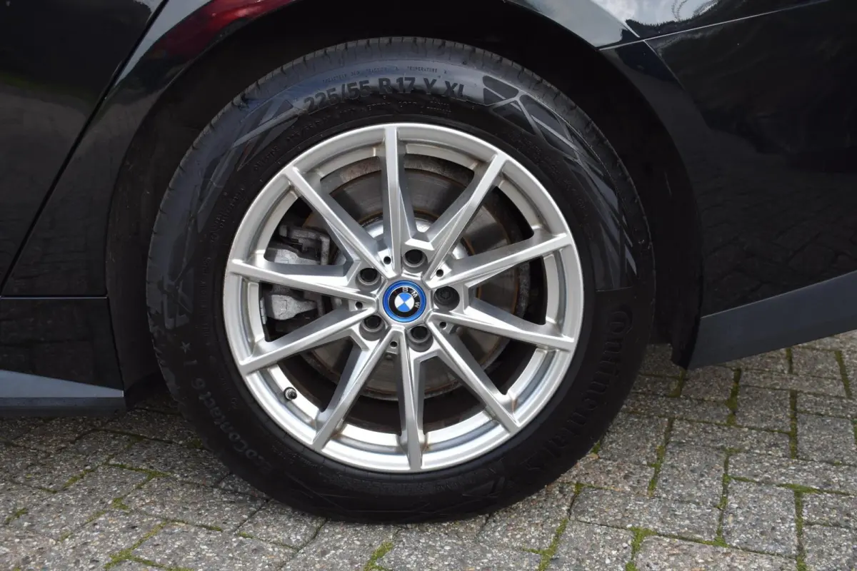 eDrive40 High Executive 84 kWh | Head-Up | Leder | Camera |