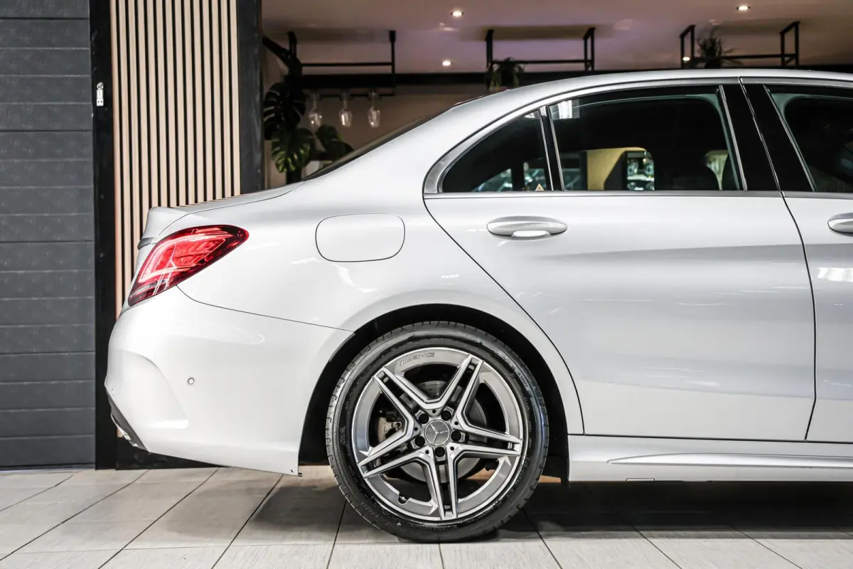 180 Business Solution AMG Plus Upgrade Edition|Camera|Sportonderstel|Keyless