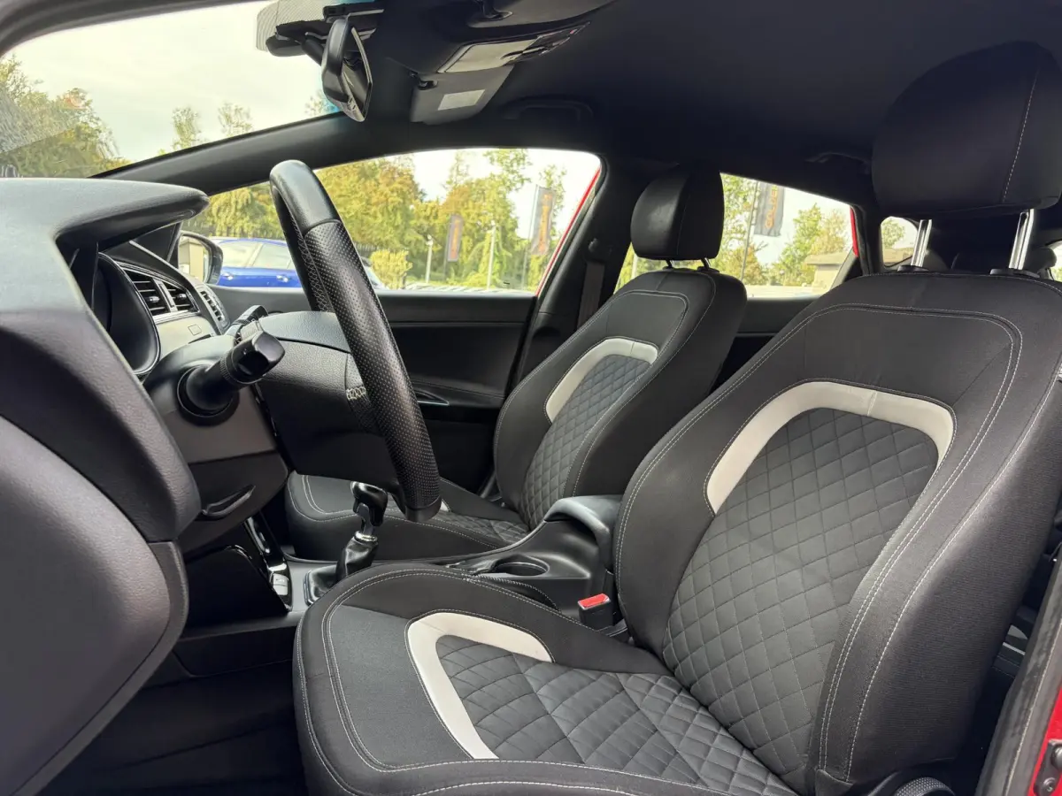 cee'd 1.0 T-GDi GT-Line ✓2e Eigenaar✓Net beurt gehad✓Camera✓120pk✓Stoelverw✓Stuurverw✓6 Bak✓Navi✓Afn Trekhaak✓Keyless✓Pdc✓Lm velgen✓N.A.P✓Apk tot 09-2027