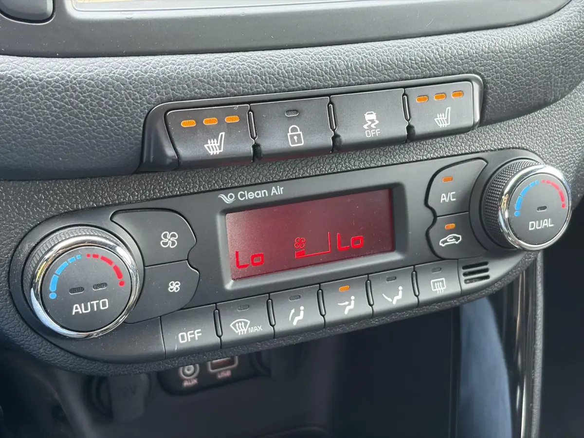 cee'd 1.0 T-GDi GT-Line ✓2e Eigenaar✓Net beurt gehad✓Camera✓120pk✓Stoelverw✓Stuurverw✓6 Bak✓Navi✓Afn Trekhaak✓Keyless✓Pdc✓Lm velgen✓N.A.P✓Apk tot 09-2027