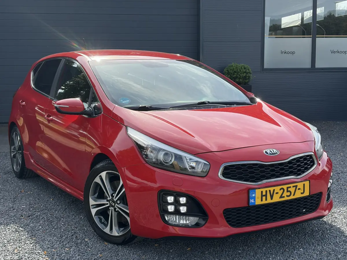 cee'd 1.0 T-GDi GT-Line ✓2e Eigenaar✓Net beurt gehad✓Camera✓120pk✓Stoelverw✓Stuurverw✓6 Bak✓Navi✓Afn Trekhaak✓Keyless✓Pdc✓Lm velgen✓N.A.P✓Apk tot 09-2027