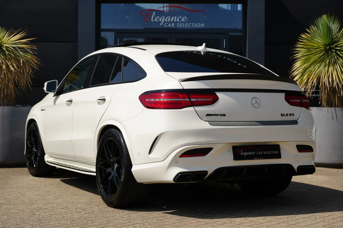 AMG 63 4MATIC | 558 PK | Panoramadak | Burmester Premium Audio | 360° Camera | Mercedes-Benz GLE Coupé AMG 63 4MATIC met 5.5-liter V8 benzinemotor, 8 cilinders, luxe nappalederen AMG-inter