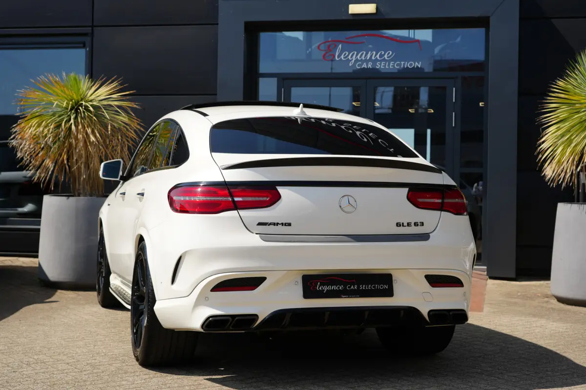AMG 63 4MATIC | 558 PK | Panoramadak | Burmester Premium Audio | 360° Camera | Mercedes-Benz GLE Coupé AMG 63 4MATIC met 5.5-liter V8 benzinemotor, 8 cilinders, luxe nappalederen AMG-inter