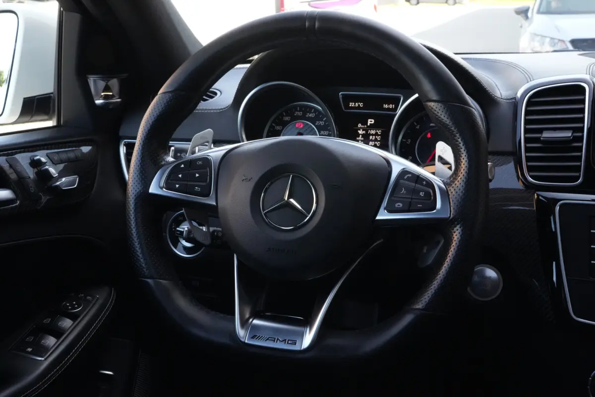 AMG 63 4MATIC | 558 PK | Panoramadak | Burmester Premium Audio | 360° Camera | Mercedes-Benz GLE Coupé AMG 63 4MATIC met 5.5-liter V8 benzinemotor, 8 cilinders, luxe nappalederen AMG-inter