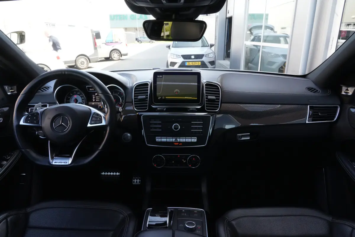 AMG 63 4MATIC | 558 PK | Panoramadak | Burmester Premium Audio | 360° Camera | Mercedes-Benz GLE Coupé AMG 63 4MATIC met 5.5-liter V8 benzinemotor, 8 cilinders, luxe nappalederen AMG-inter