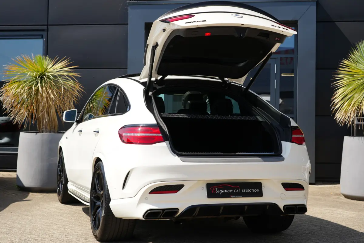 AMG 63 4MATIC | 558 PK | Panoramadak | Burmester Premium Audio | 360° Camera | Mercedes-Benz GLE Coupé AMG 63 4MATIC met 5.5-liter V8 benzinemotor, 8 cilinders, luxe nappalederen AMG-inter