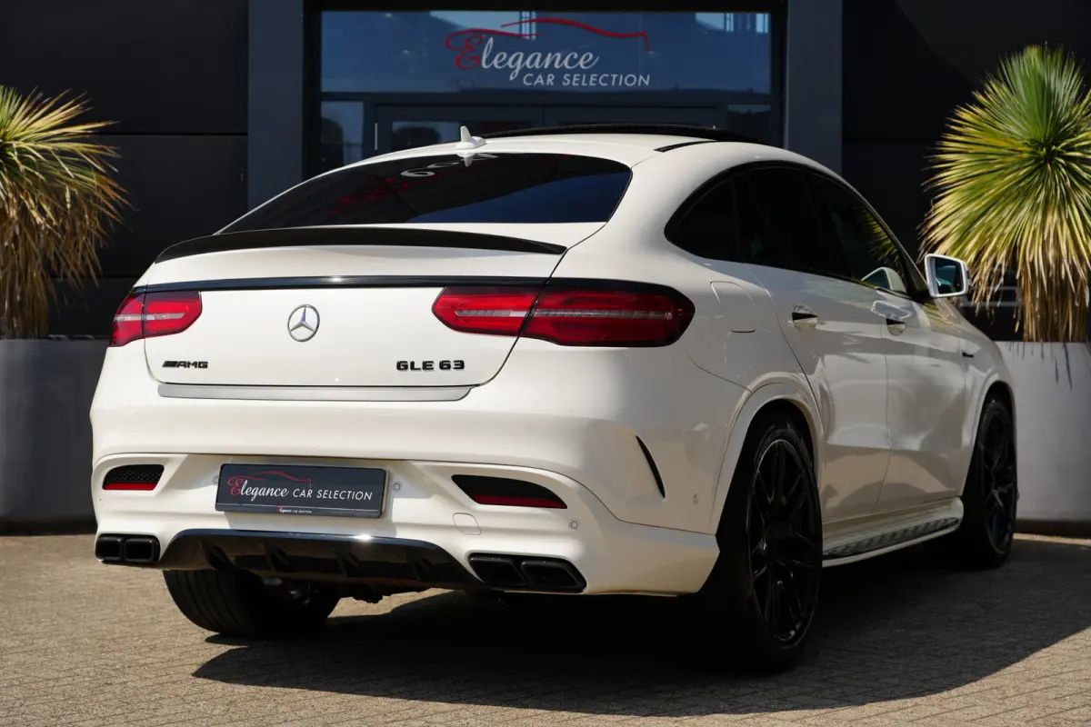 AMG 63 4MATIC | 558 PK | Panoramadak | Burmester Premium Audio | 360° Camera | Mercedes-Benz GLE Coupé AMG 63 4MATIC met 5.5-liter V8 benzinemotor, 8 cilinders, luxe nappalederen AMG-inter