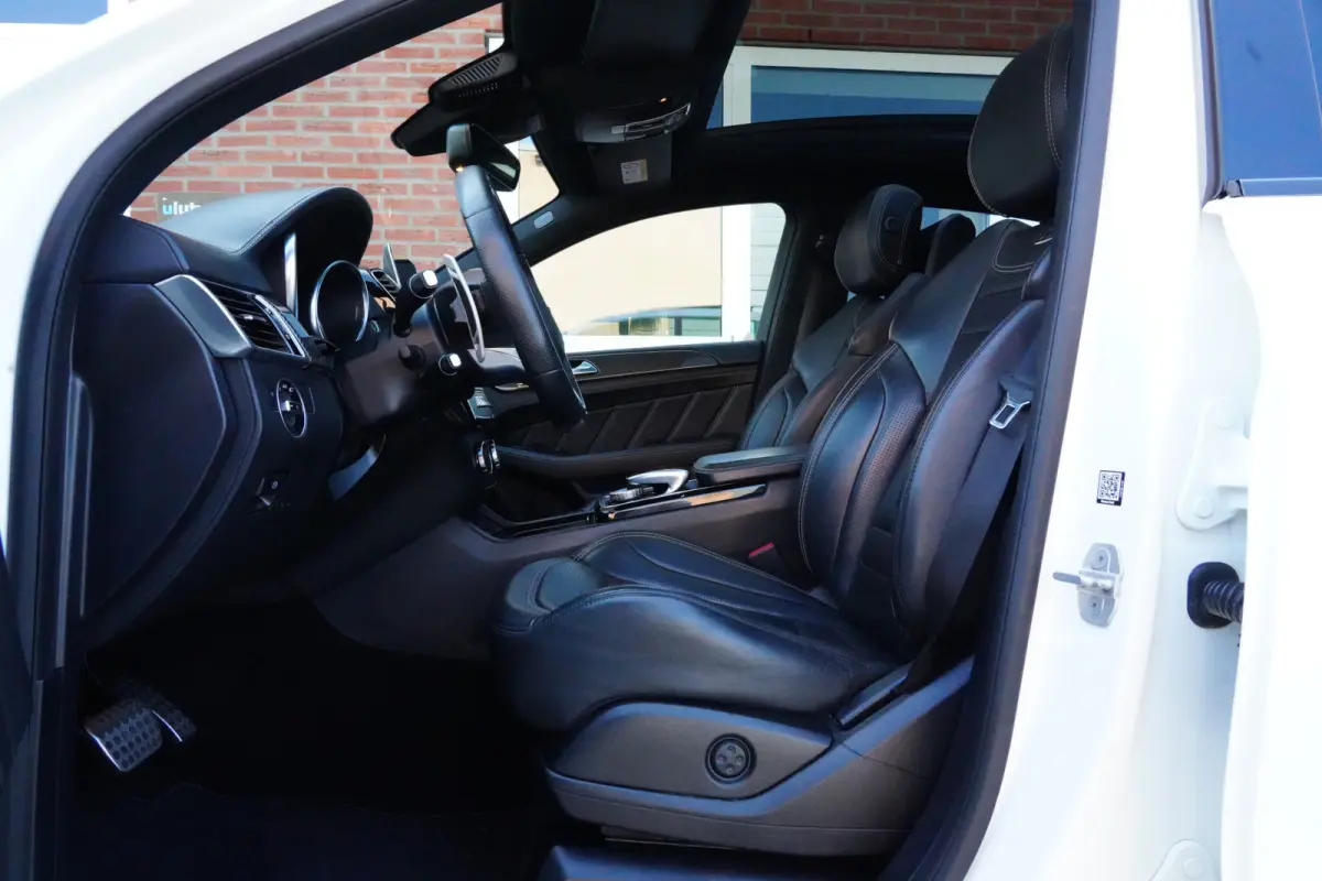 AMG 63 4MATIC | 558 PK | Panoramadak | Burmester Premium Audio | 360° Camera | Mercedes-Benz GLE Coupé AMG 63 4MATIC met 5.5-liter V8 benzinemotor, 8 cilinders, luxe nappalederen AMG-inter