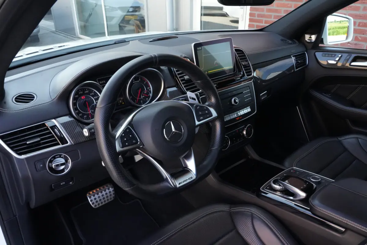 AMG 63 4MATIC | 558 PK | Panoramadak | Burmester Premium Audio | 360° Camera | Mercedes-Benz GLE Coupé AMG 63 4MATIC met 5.5-liter V8 benzinemotor, 8 cilinders, luxe nappalederen AMG-inter