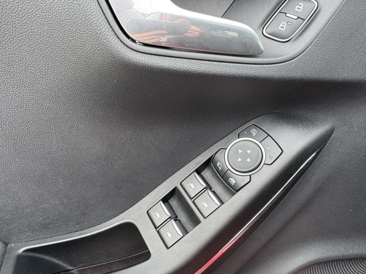 1.0 EcoBoost ST-Line X Vignale | ELEK. SCHUIF/ KANTELDAK | ELEK. ACHTERKLEP | STOEL-STUURVERWARMING | ADAPTIEVE CRUISE CONTROL | VOORRUIT VERWARMING